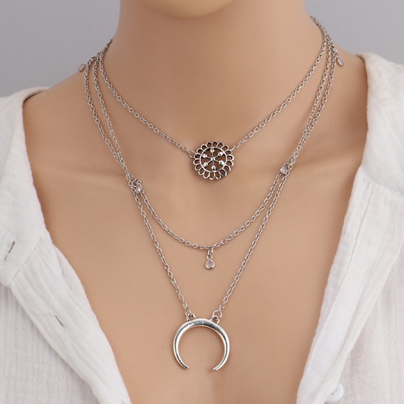 Jewelry - 3 for $25⚡️layered horn crescent moon necklace